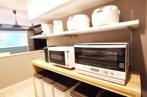 Convenient kitchen goods such as steam oven range and T-fal.