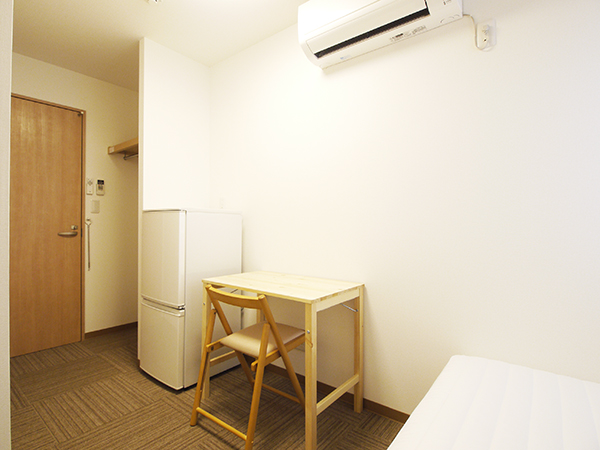 Refrigerator and air conditioner in all rooms