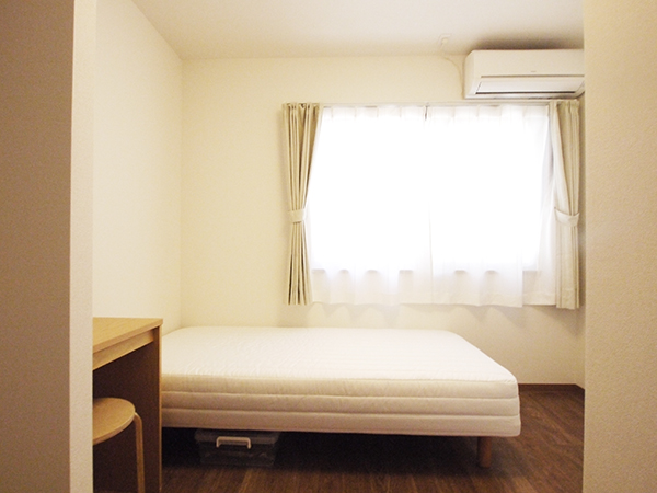 Clean and simple room 202