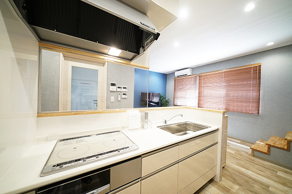 Bright and spacious kitchen