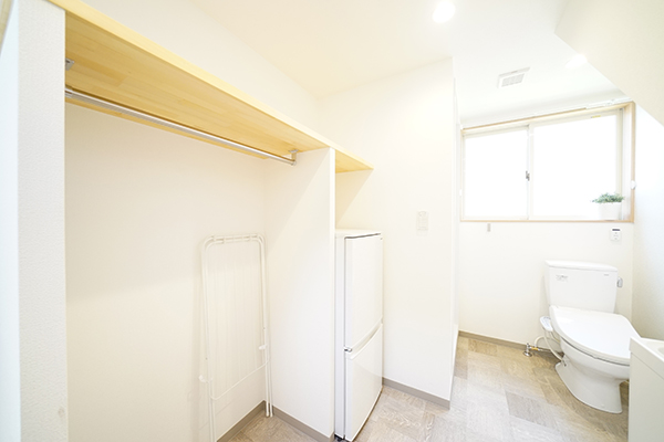 All rooms are equipped with open closets.