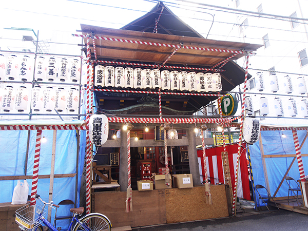 10月には商売繁盛を祈る恵比寿講が開かれ、べったら市（べったら漬けが売られる日本橋の秋の風物詩）でにぎわいます