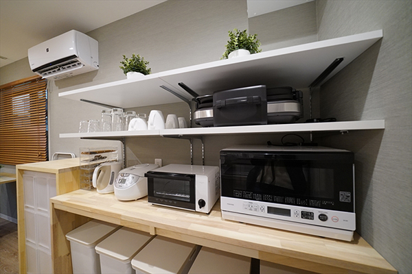 Convenient kitchen appliances are available