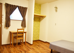 Two window private room, room 305 (¥68,000/M)