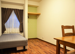 Room 206 (¥65,000/M)