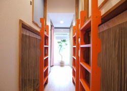 Room A, B and E can use the upper space andthe lower
